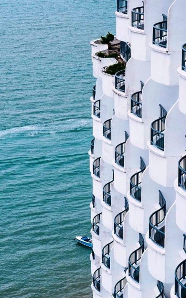 Flamingo By The Beach, Penang Hotel 4*